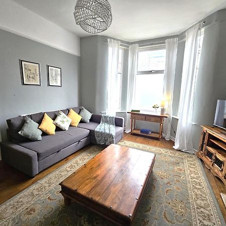 Lovely Victorian House Near Liverpool Centre Villa Bagian luar foto