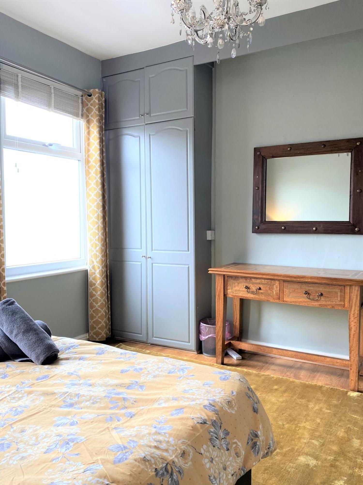 Lovely Victorian House Near Liverpool Centre Villa Bagian luar foto